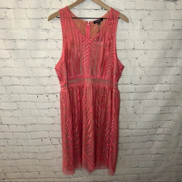 Rebel Wilson x Angels Embroidered Mesh Empire Waist Dress Confetti Size 1X NWT - Picture 4 of 13